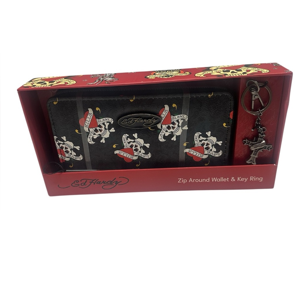 Ed‎ Hardy Skull Hearts  Print Zip-Around Wallet Wristlet +Key Ring NWT